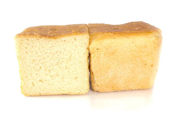 Bochenek chleba na białym tle — Zdjęcie stockowe