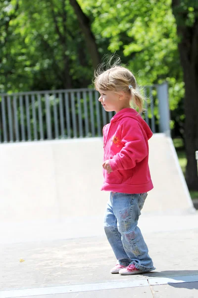 A beautiful little girl on the nature — Stock Photo, Image