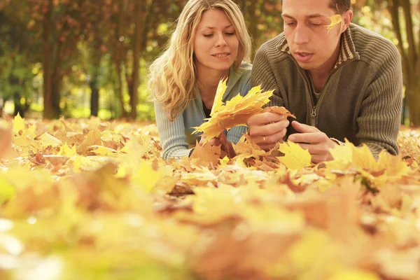 Couple in love outdoors — Stock Photo, Image