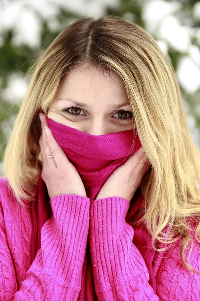 La muchacha en invierno —  Fotos de Stock