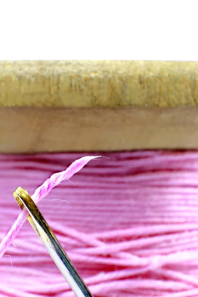 Macro needle and thread — Stock Photo, Image