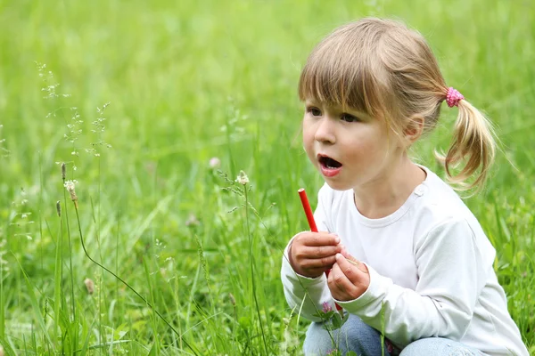 Schöne kleine Mädchen — Stockfoto