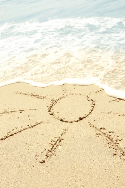 Zon in het zand op het strand — Stockfoto