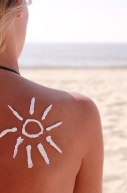 Güneş plaj kadın arka krem