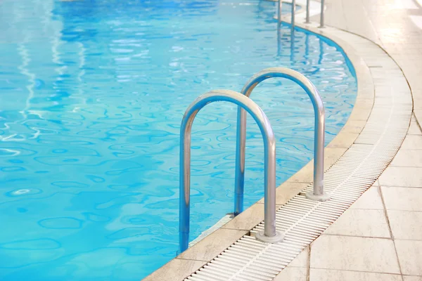 Steps in a water pool — Stock Photo, Image
