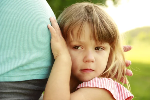 Beautiful young pregnant woman — Stock Photo, Image