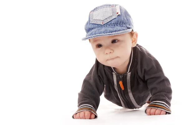 Um bebê recém-nascido bonito em um fundo branco — Fotografia de Stock