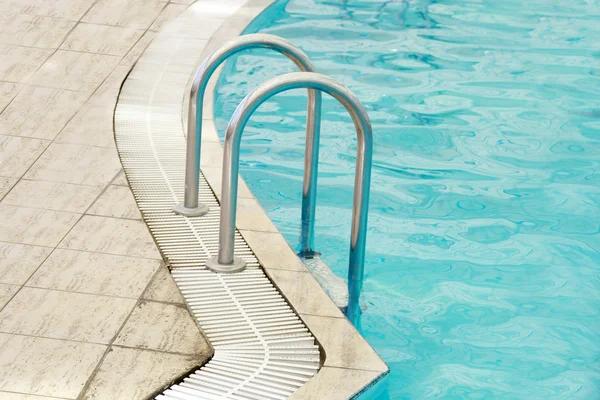 Steps in a water pool — Stock Photo, Image