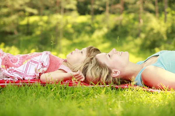 Mama and her little daughter — Stock Photo, Image