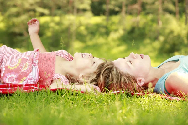 Mama and her little daughter — Stock Photo, Image