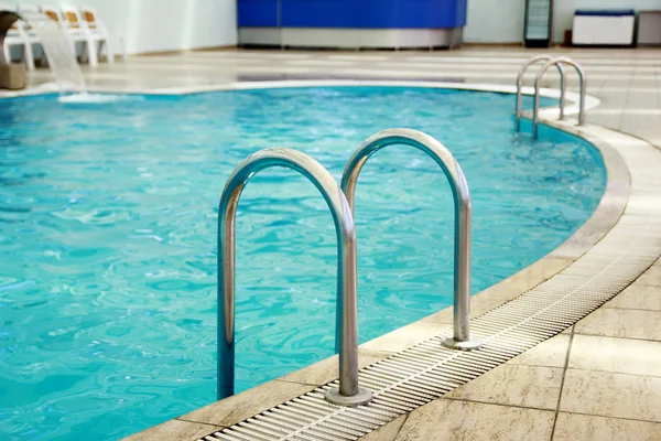 Steps in pool — Stock Photo, Image