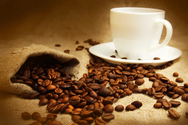 Tazza di caffè e cereali — Foto Stock