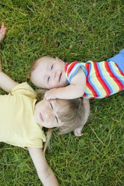 erkek ve kız kardeş