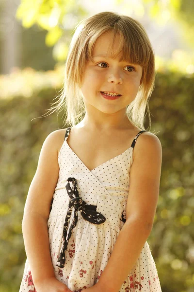 Beautiful little girl — Stock Photo, Image