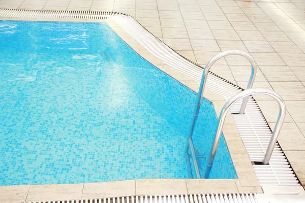 Swimming pool stairs — Stock Photo, Image