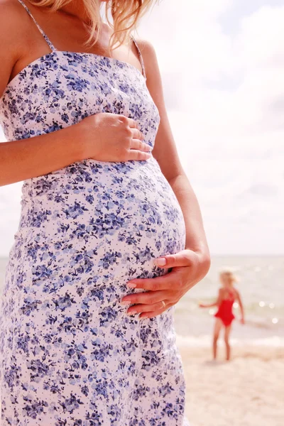 Mujer embarazada. — Foto de Stock