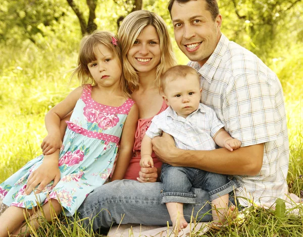 Familia feliz — Foto de Stock