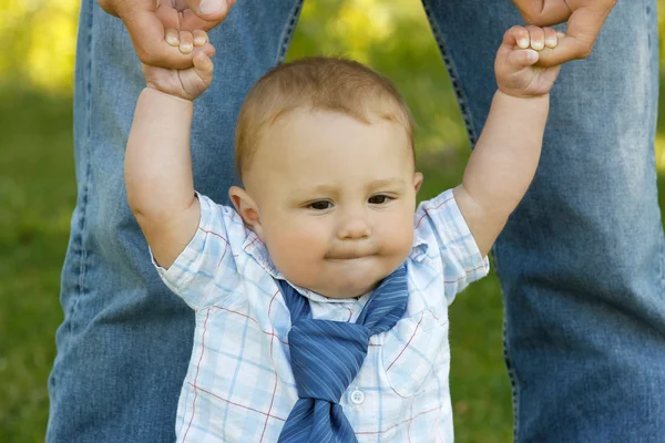 Niño con padre —  Fotos de Stock