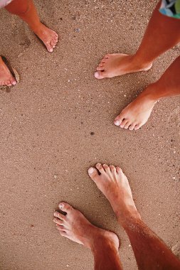 Aile ayak plaj