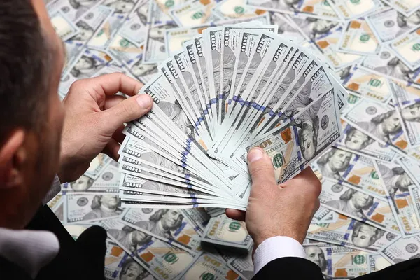 Dinheiro Monte Dólares Nas Mãos Homem Negócios — Fotografia de Stock