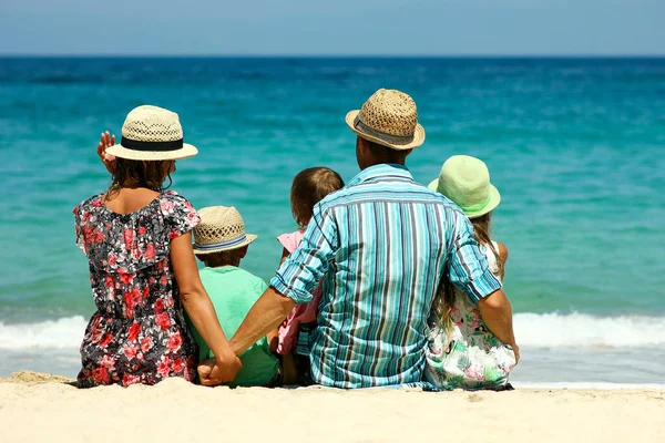 Glückliche Familie Strand Meer — Stockfoto