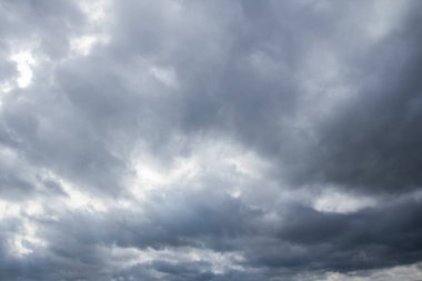 Temiz hava atmosferinde güzel gökyüzü bulutları