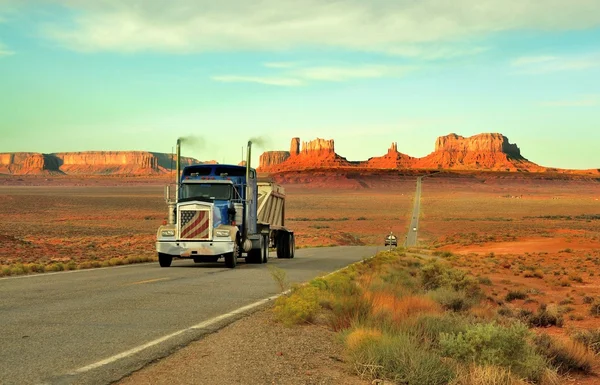 Monument valley truck — Stock Photo, Image