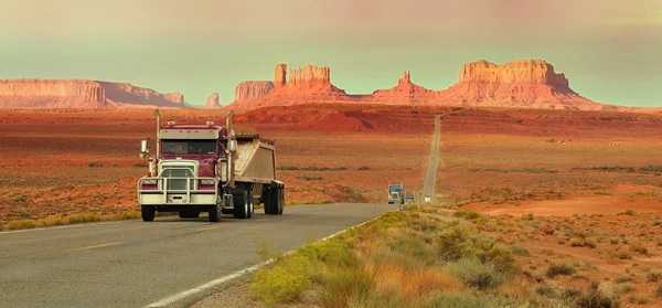 Monument valley truck — Stock Photo, Image