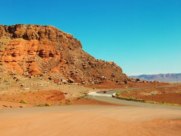 Dirija através da paisagem cênica de Marble Canyon — Fotografia de Stock