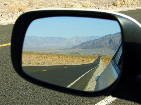 Road in the mirror Death Valley — Stock Photo, Image