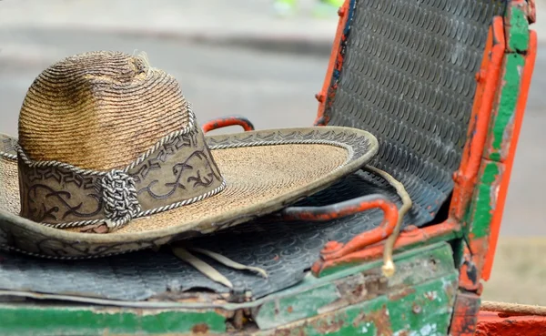 Sombrero et taxi — Photo