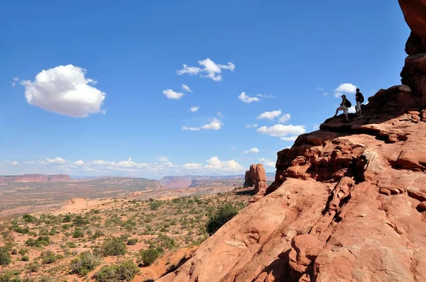 Homens em Arches National Park — Fotografia de Stock