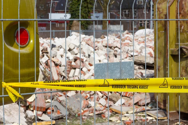 No Trespassing tape for asbestos in dutch — Stock Photo, Image