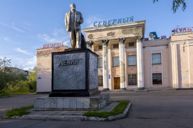 Vorkuta, Rusya, 7 Temmuz 2021. Severny madencilik bölgesinde Lenin anıtı.