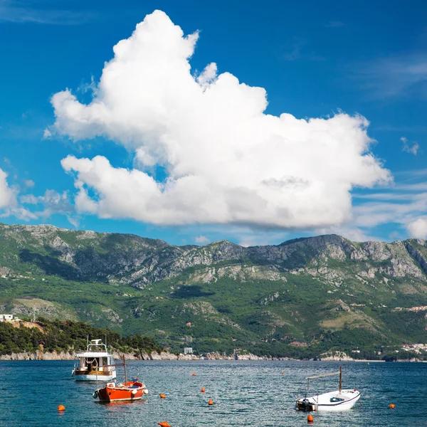 Sea and mountains landscape — Stock Photo, Image