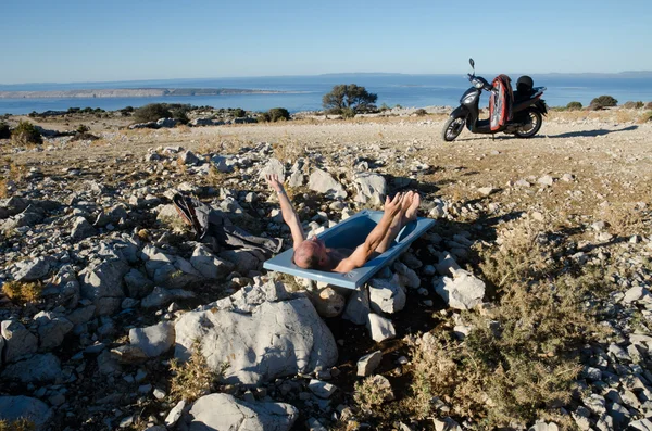 Motociclista relaxante — Fotografia de Stock