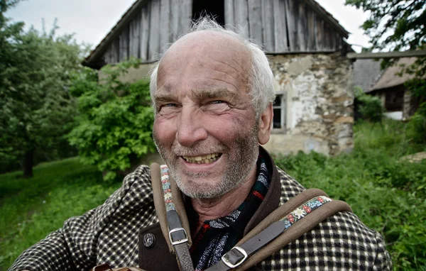 Gentilmente vecchio agricoltore — Foto Stock
