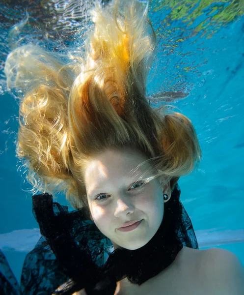 Underwater portrait teenager Royalty Free Stock Photos