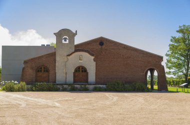 Montevideo, Uruguay - 11 Ocak 2022 - Uruguay sahilinde güzel bir gün batımı