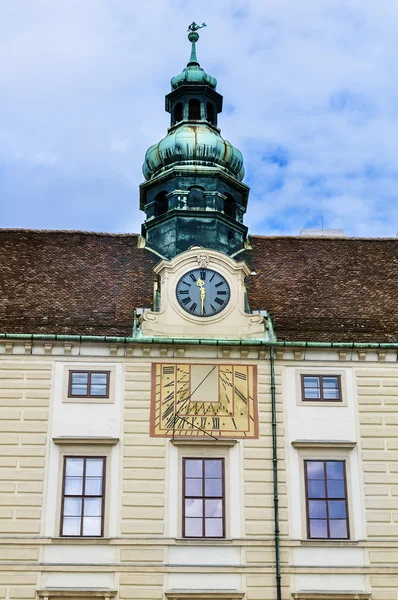 Torre dell'orologio nel palazzo Hofburg — Foto Stock