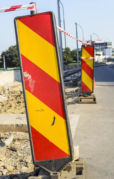 道路建设的弯路标志 — 图库照片