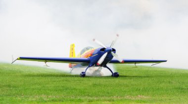 akrobatik Romen takım uçak