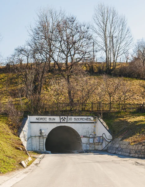 Salzbergwerk Eingang von praid — Stockfoto