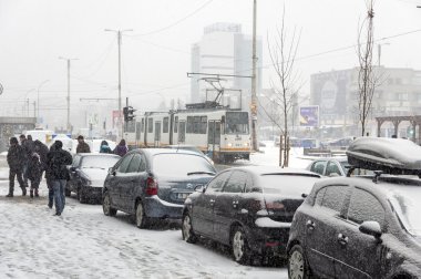 Bükreş'te şiddetli kar yağışı