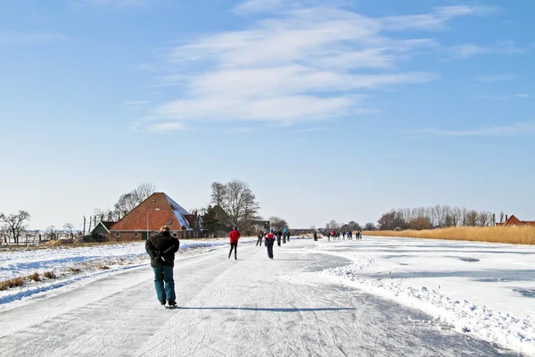 Ice skating in the countryside from the Netherlands — Stock Photo, Image