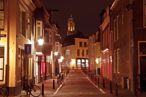 Ville pittoresque d'Utrecht aux Pays-Bas avec la tour Dom — Photo