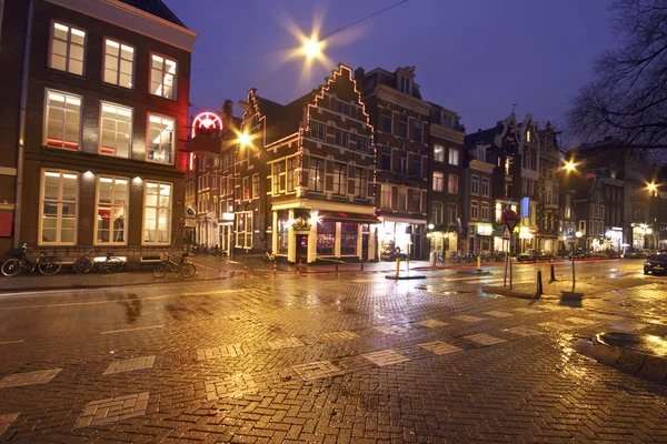 Streetview v Amsterdamu Nizozemsko v noci — Stock fotografie