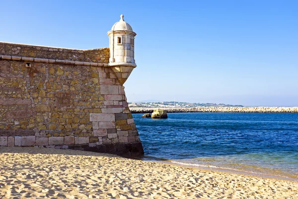 Średniowieczna wieża z fortaleza da ponta da bandeira w lagos — Zdjęcie stockowe