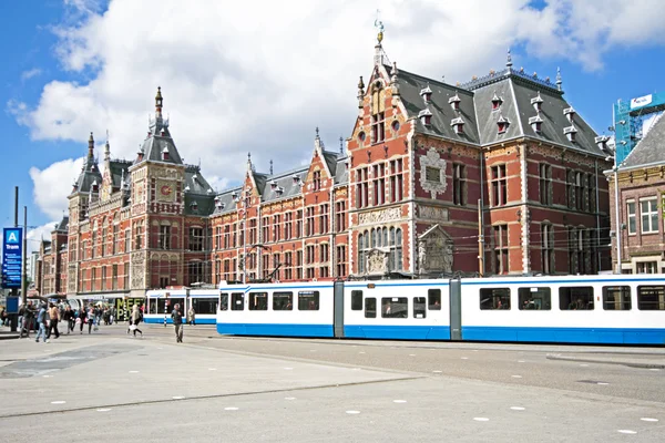 Amsterdam 'daki merkez istasyon Hollanda — Stok fotoğraf