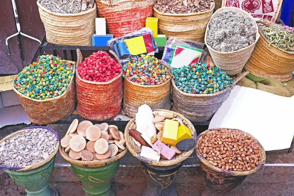 Koření na tržišti v souk, Marrákeš, Maroko — Stock fotografie